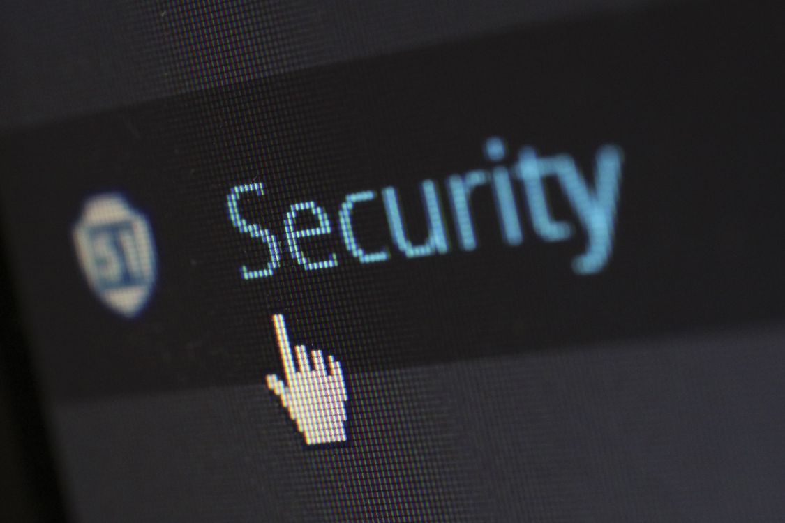 Digitales Sicherheitsschloss und Netzwerkschutz – Symbolbild für Zero Trust (Bildquelle: Pexels)