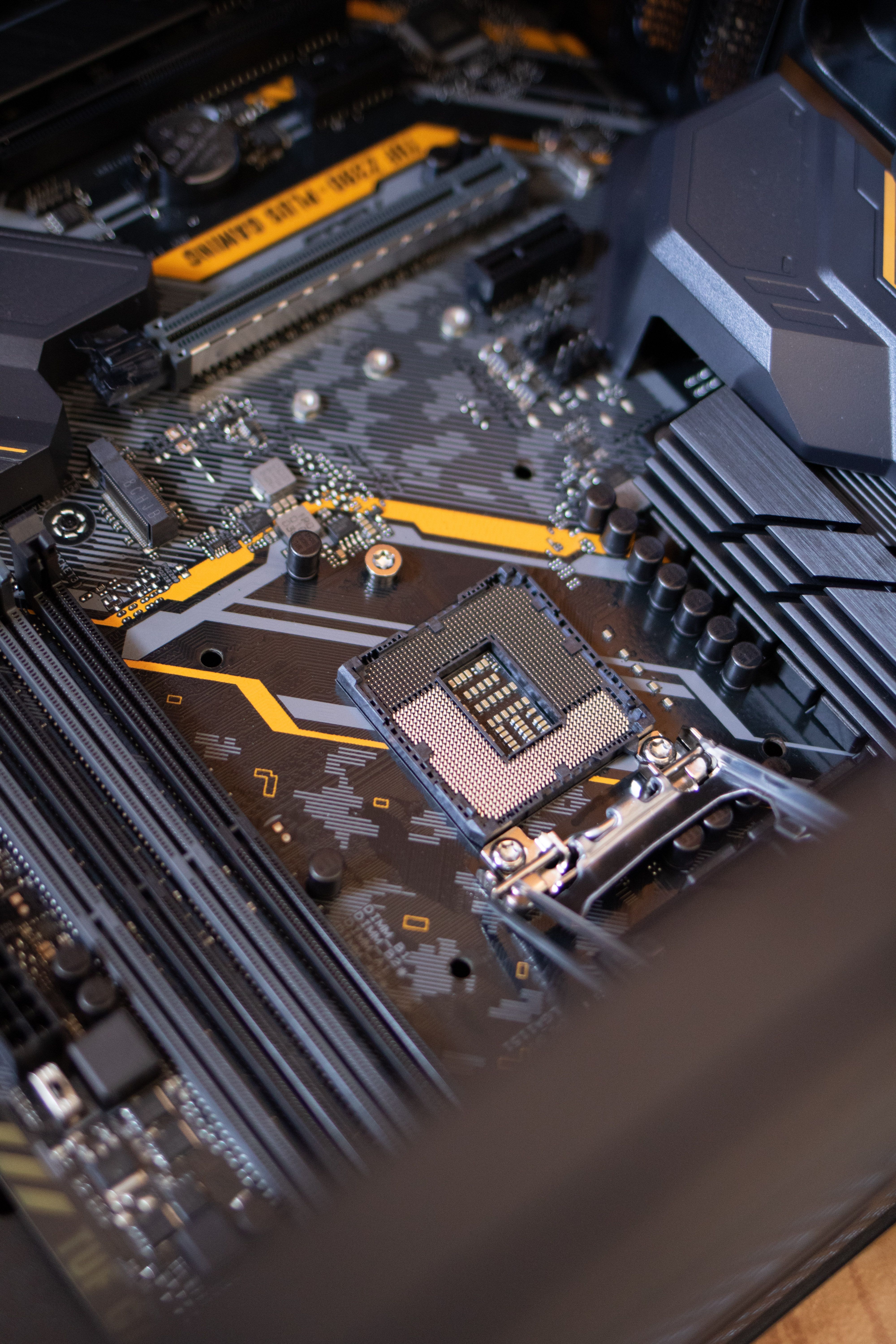 Computerchip und Technologie – Symbolbild für KI-Hardwareinfrastruktur (Bild: Pexels)
