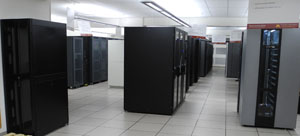 Server-Racks in einem Rechenzentrum. Foto: Cly22, Wikimedia Commons, Lizenz CC BY-SA 3.0.