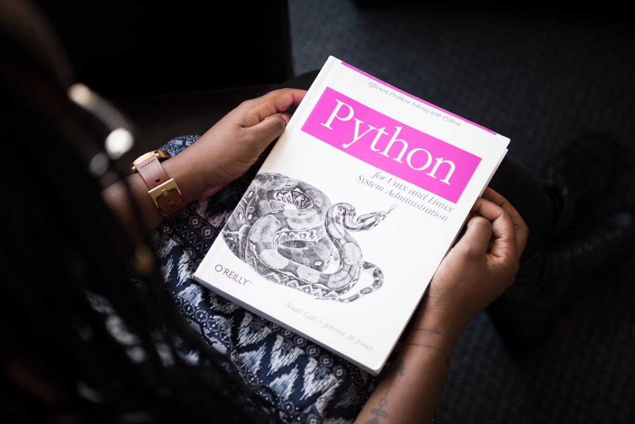 Datenanalyse und Systemüberwachung – Symbolbild für Observability und KI-gestützte Metriken (Bild: Pexels)