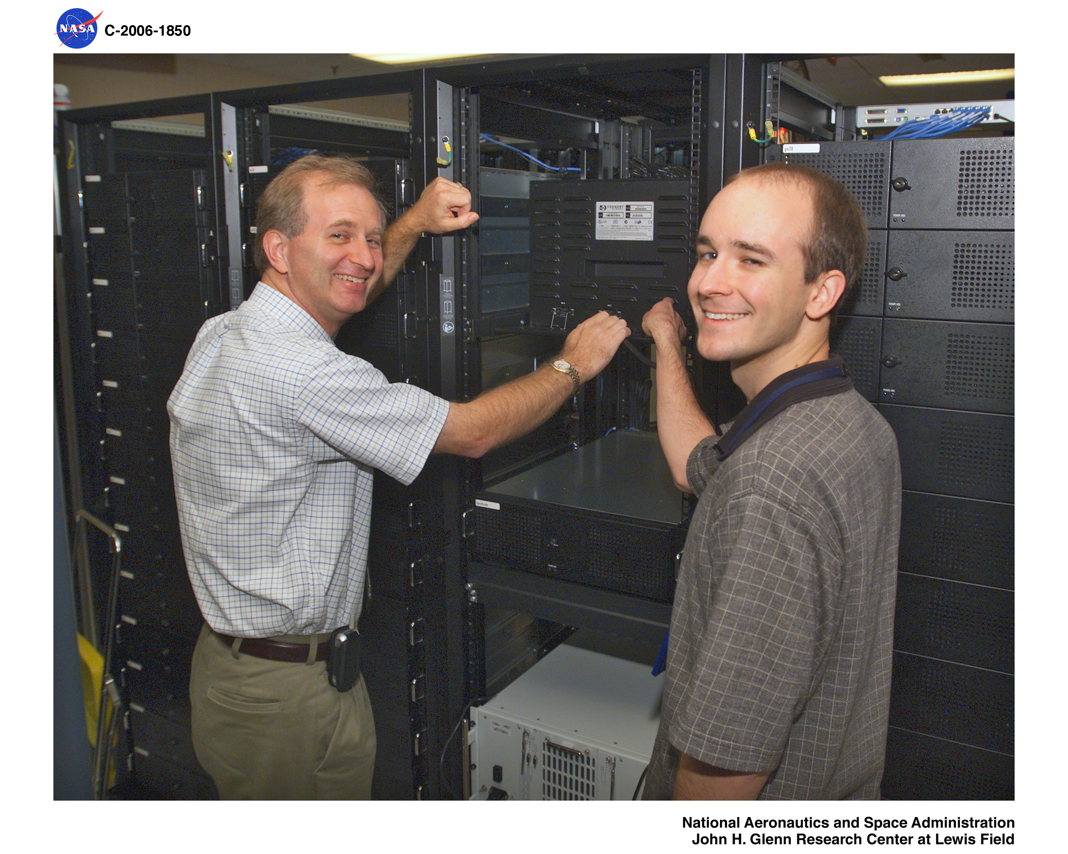NASA-Server-Farm im Advanced Computational Concepts Laboratory. Bildquelle: NASA / Wikimedia Commons, gemeinfrei.