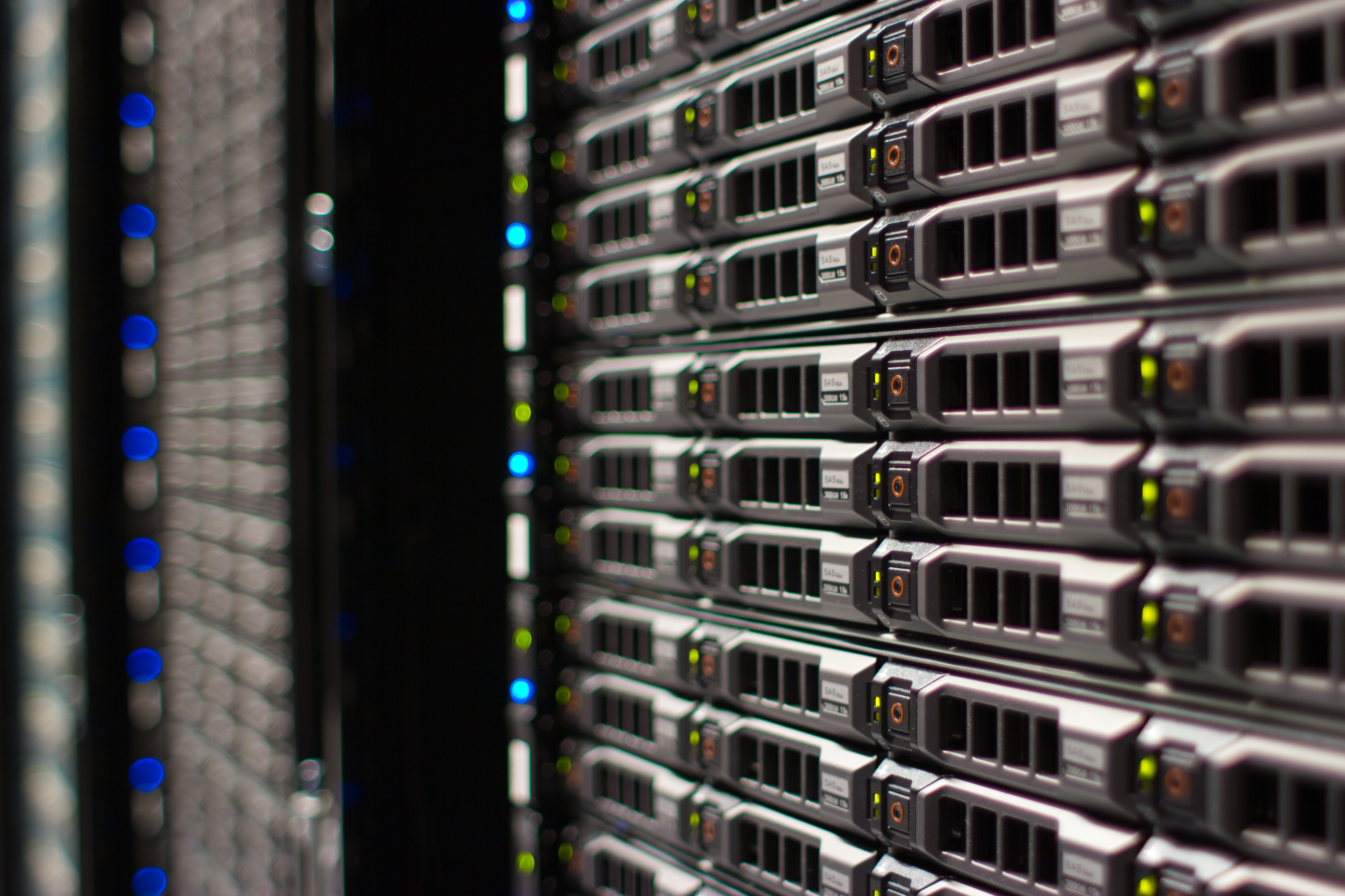 Wikimedia Foundation Server-Infrastruktur (Foto: Victorgrigas, CC BY-SA 3.0, via Wikimedia Commons)