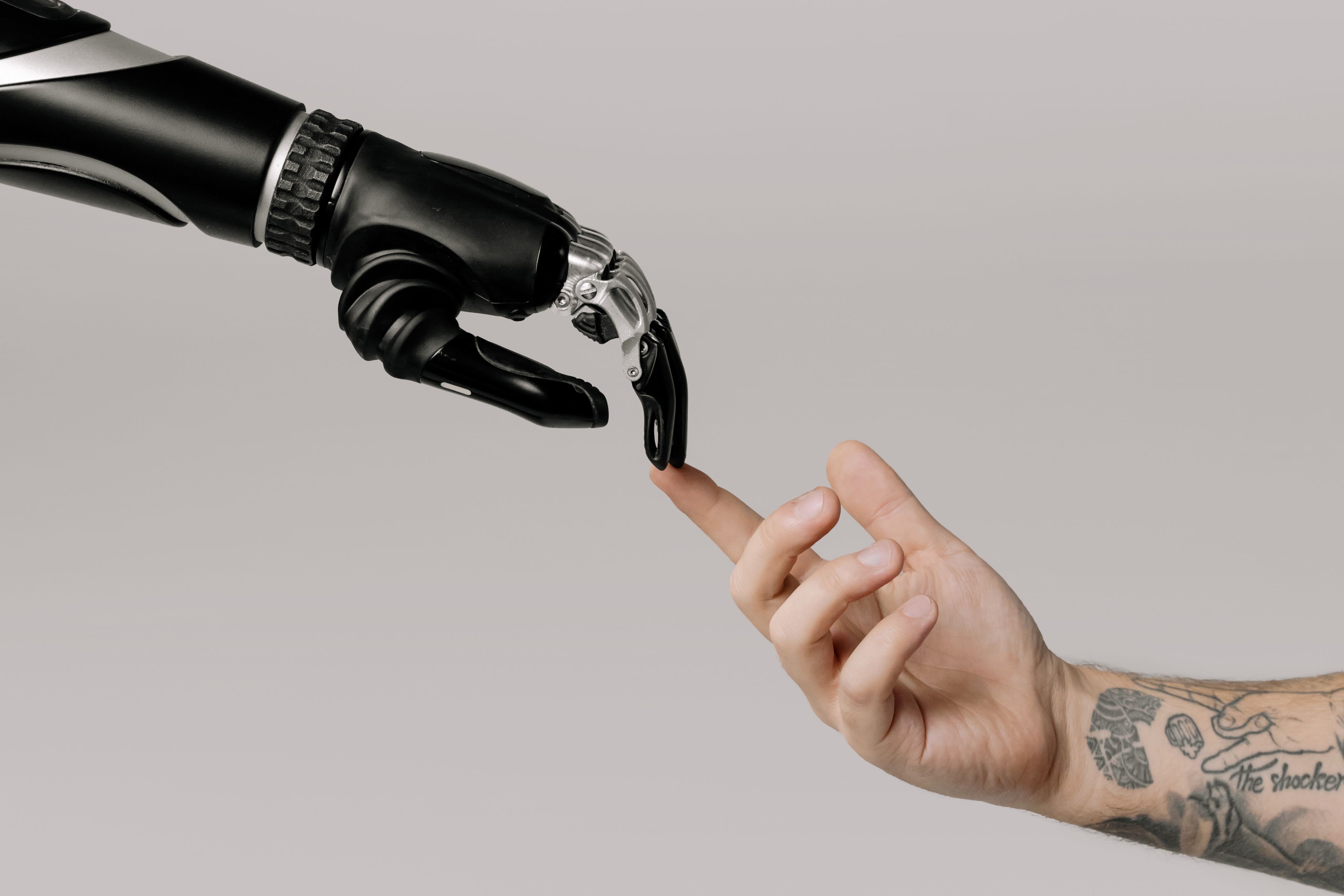 Symbolbild: Digitale Verbindungen und automatisierte Datenprozesse – Workflow-Automatisierung im IT-Betrieb